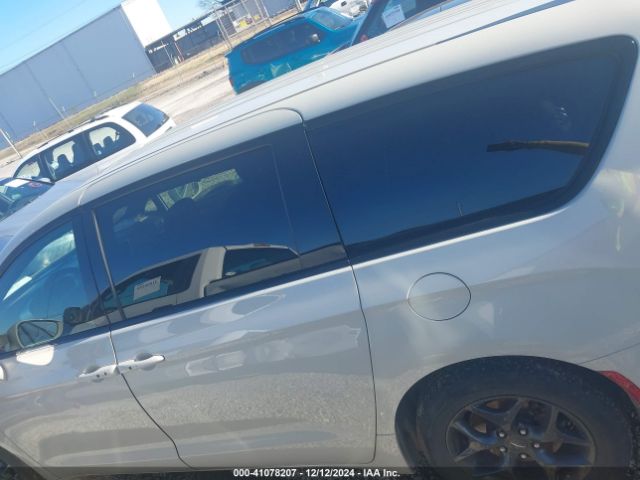 2C4RC1FG2KR610208 Chrysler Pacifica Touring Plus