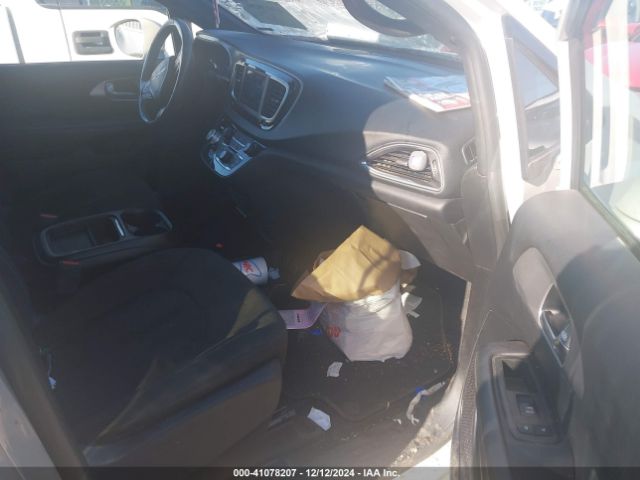 2019 CHRYSLER PACIFICA 2C4RC1FG2KR610208 Photo 4