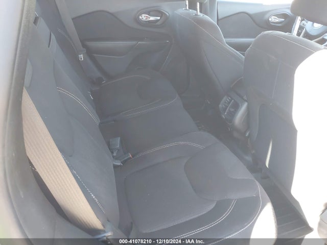 Jeep Cherokee Latitude 2016 1C4PJLCSXGW171033 Image 8
