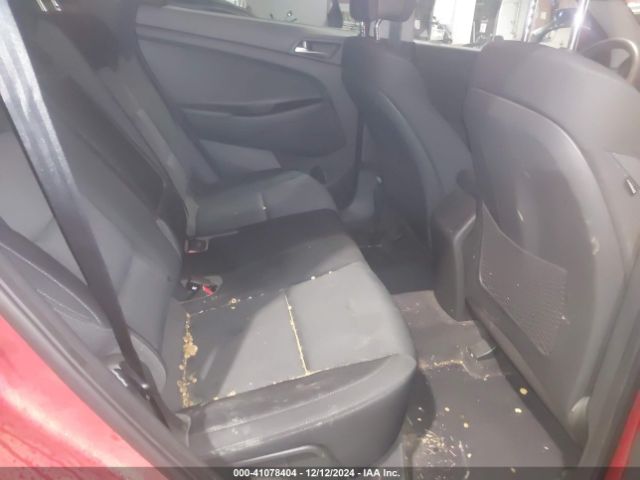 KM8J2CA47JU609996 Hyundai TUCSON SE