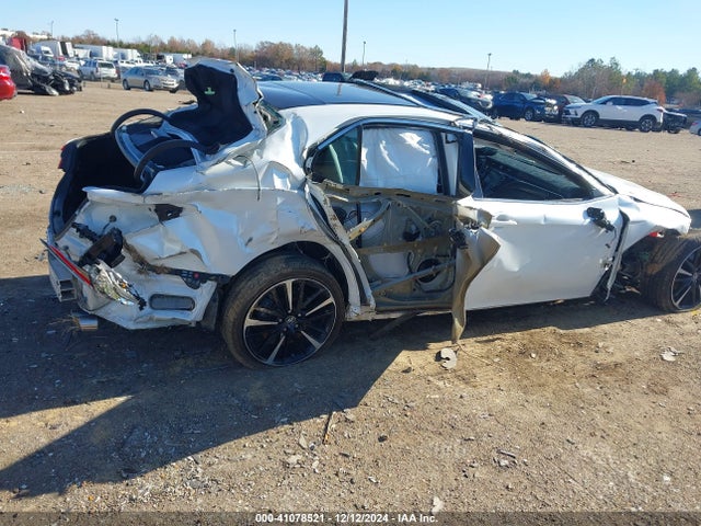 4T1B61HK9JU118363 Toyota CAMRY XSE