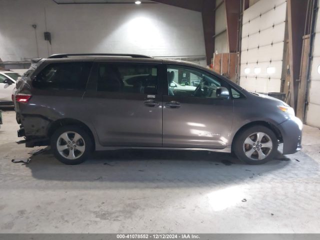 5TDKZ3DC4JS906025 Toyota Sienna Le 8 Passenger