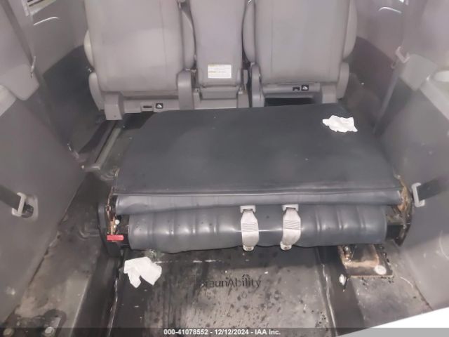 5TDKZ3DC4JS906025 Toyota Sienna Le 8 Passenger