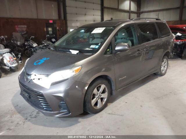 5TDKZ3DC4JS906025 Toyota Sienna Le 8 Passenger