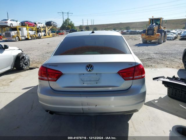 1VWAT7A38FC050422 Volkswagen Passat 1.8t Wolfsburg Edition