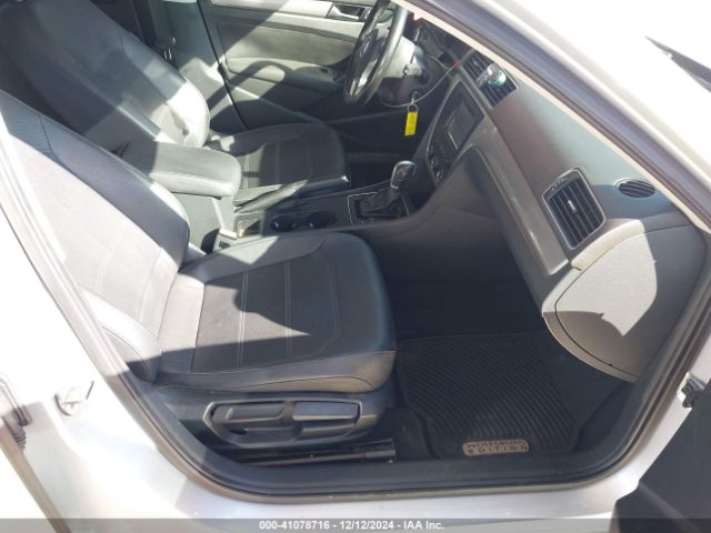 1VWAT7A38FC050422 Volkswagen Passat 1.8t Wolfsburg Edition