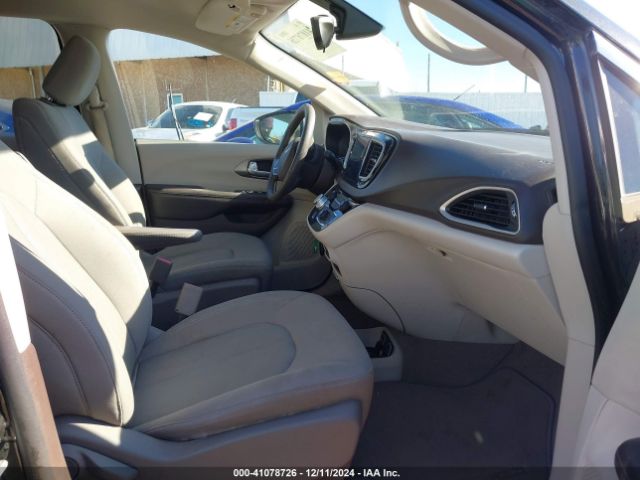 2C4RC1DG3HR502417 Chrysler Pacifica Touring