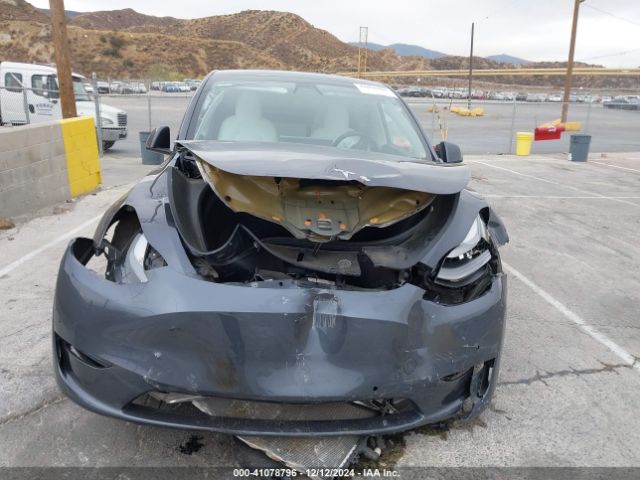 7SAYGDEF4NF406586 Tesla Model Y Performance Dual Motor All-wheel Drive