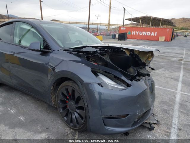 7SAYGDEF4NF406586 Tesla Model Y Performance Dual Motor All-wheel Drive