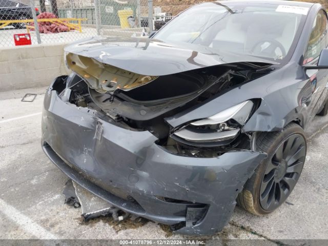7SAYGDEF4NF406586 Tesla Model Y Performance Dual Motor All-wheel Drive