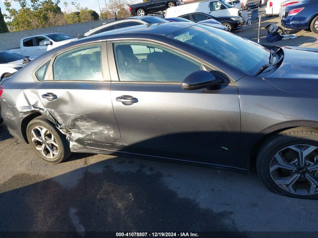3KPF24AD2LE217073 KIA Forte Lxs