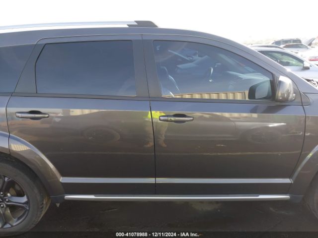 3C4PDDGGXKT708274 Dodge Journey Crossroad Awd