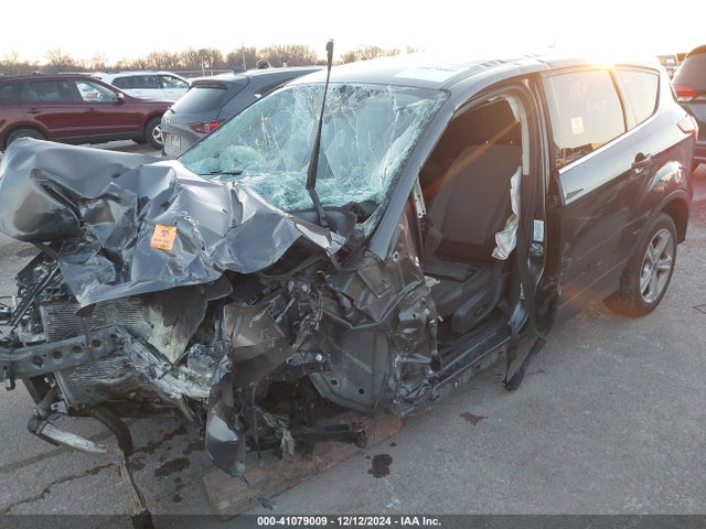 1FMCU9GX5GUB76100 Ford ESCAPE SE