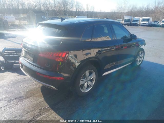 WA1ANAFY0J2003084 Audi Q5 2.0t Premium/2.0t Tech Premium