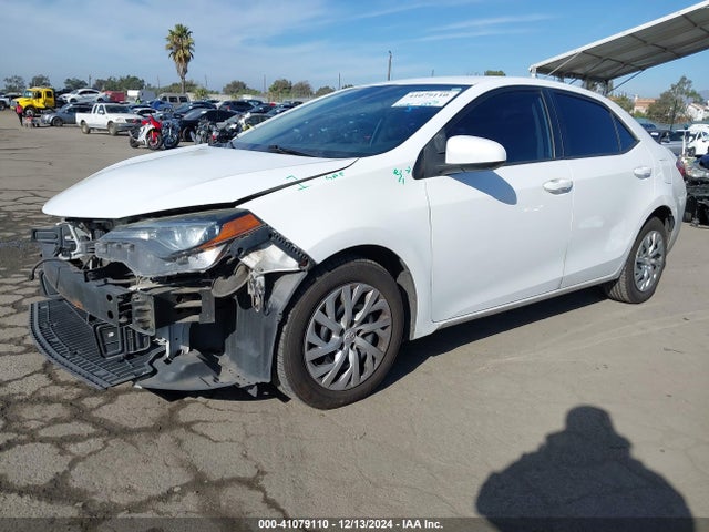 Toyota COROLLA LE 2018 2T1BURHE0JC104691 Image 2