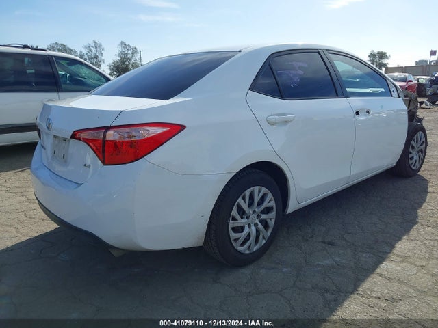 Toyota COROLLA LE 2018 2T1BURHE0JC104691 Image 4