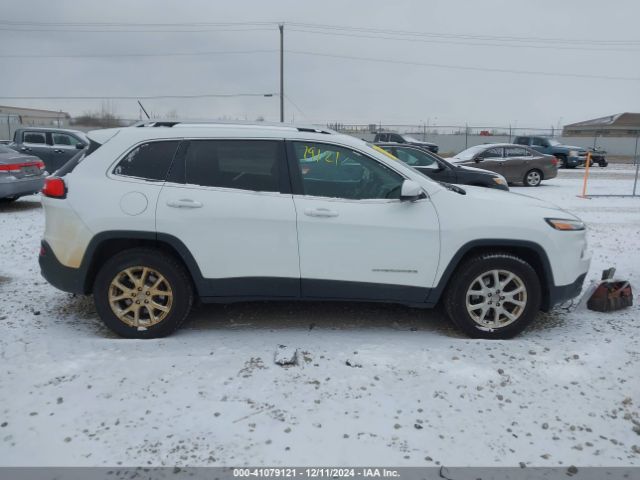 1C4PJMCB2GW196949 Jeep Cherokee Latitude