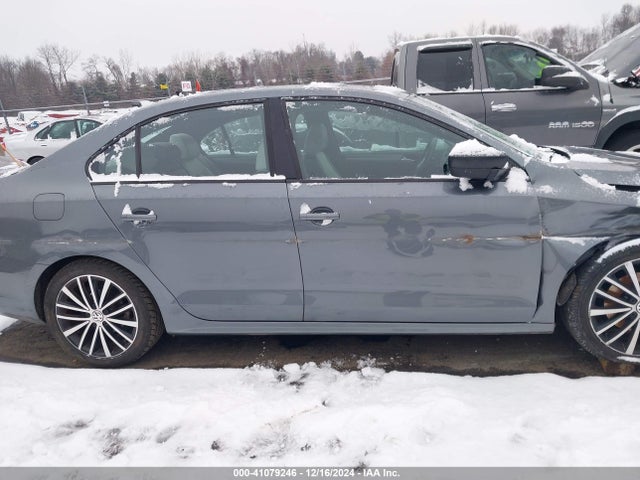 3VWB17AJ5GM390023 Volkswagen Jetta 1.8t Sport