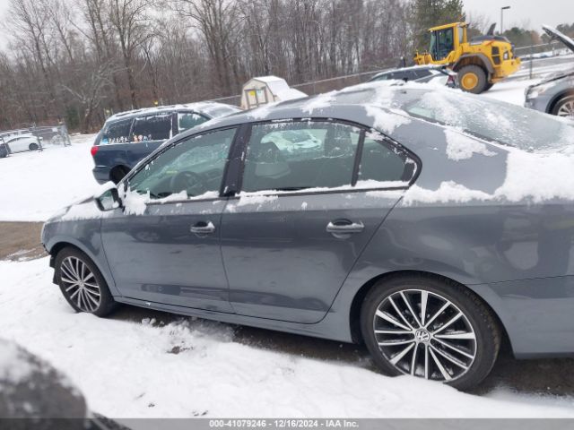 3VWB17AJ5GM390023 Volkswagen Jetta 1.8t Sport
