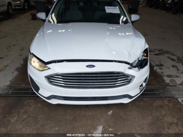 3FA6P0LUXKR188040 Ford Fusion Hybrid Se