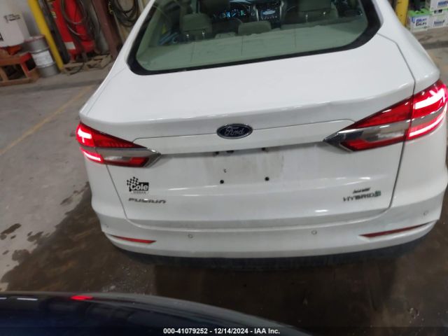 3FA6P0LUXKR188040 Ford Fusion Hybrid Se