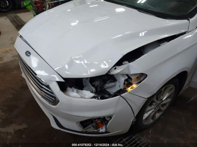 3FA6P0LUXKR188040 Ford Fusion Hybrid Se