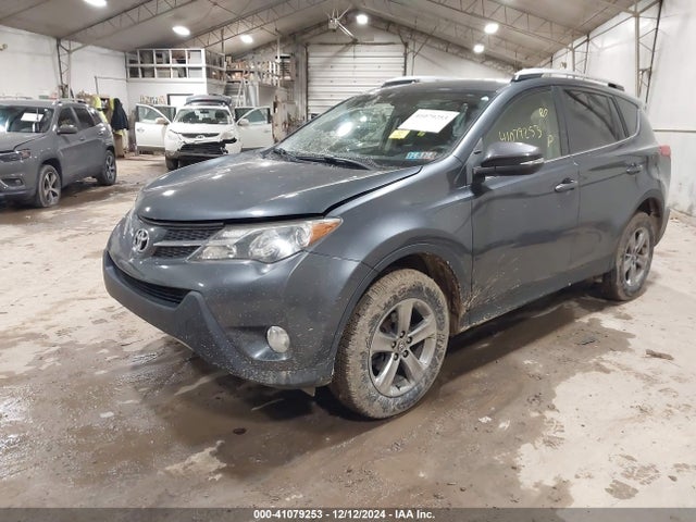 Toyota Rav4 Xle 2015 JTMRFREV6FD153661 Image 2