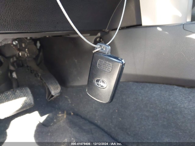 2T3WFREV5JW417631 Toyota Rav4 Adventure/xle