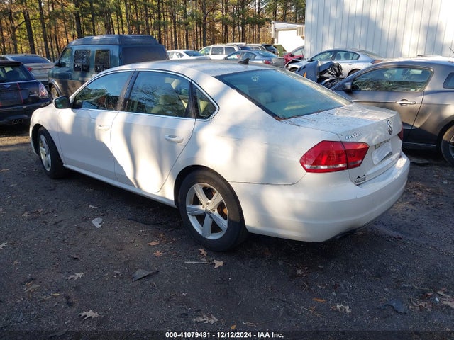 1VWBS7A31EC081162 Volkswagen Passat 1.8t Se