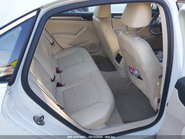 1VWBS7A31EC081162 Volkswagen Passat 1.8t Se
