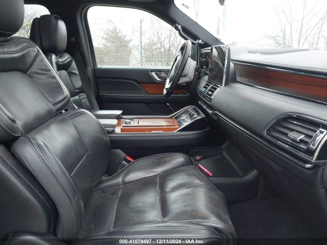 5LMJJ3JT2KEL11827 Lincoln Navigator L Select