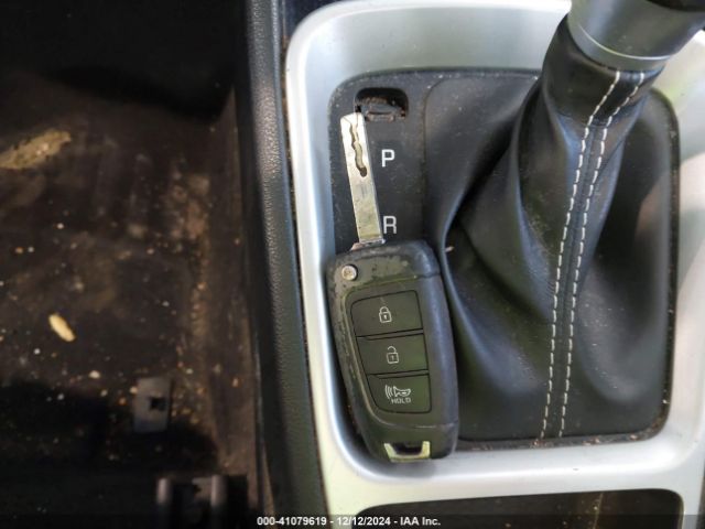 KMHRB8A34MU121343 Hyundai Venue Se