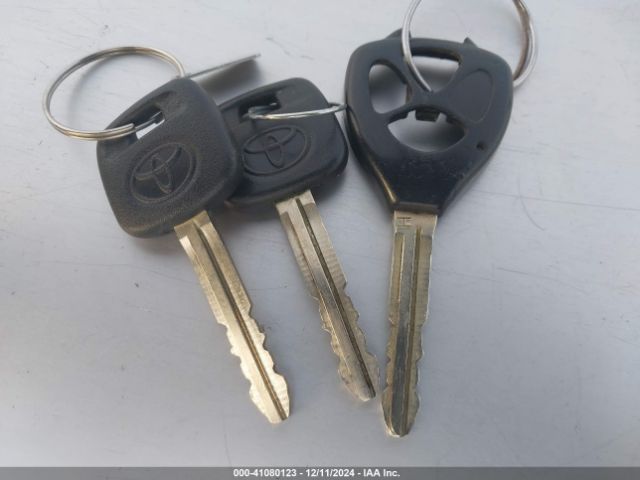 VNKKTUD35HA082669 Toyota YARIS L