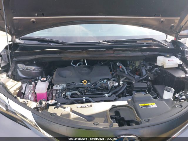 5TDKRKEC1NS098151 Toyota SIENNA LE