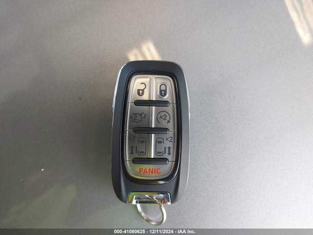 Chrysler Pacifica Hybrid Pinnacle 2023 2C4RC1N79PR589205 Image 11