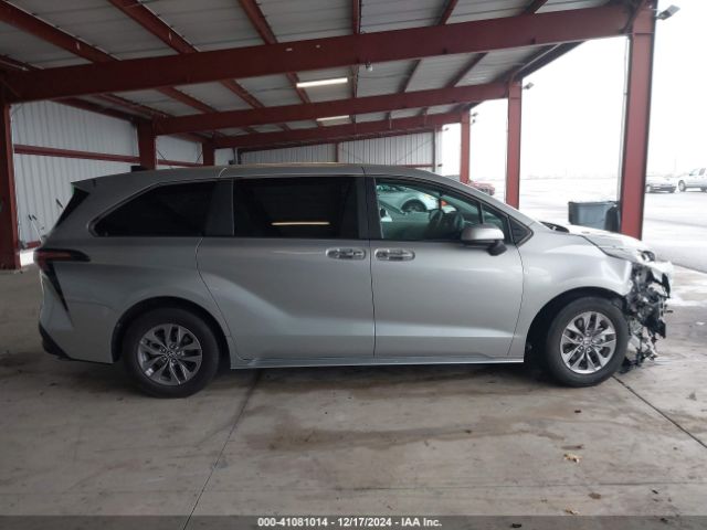 5TDYRKEC8RS188087 Toyota SIENNA XLE