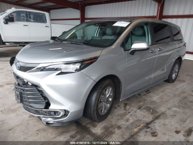 5TDYRKEC8RS188087 Toyota SIENNA XLE