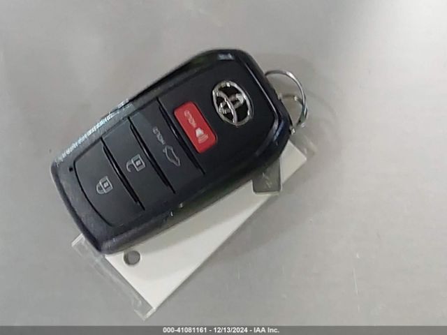 JTDAAAAF8P3001027 Toyota Crown Xle