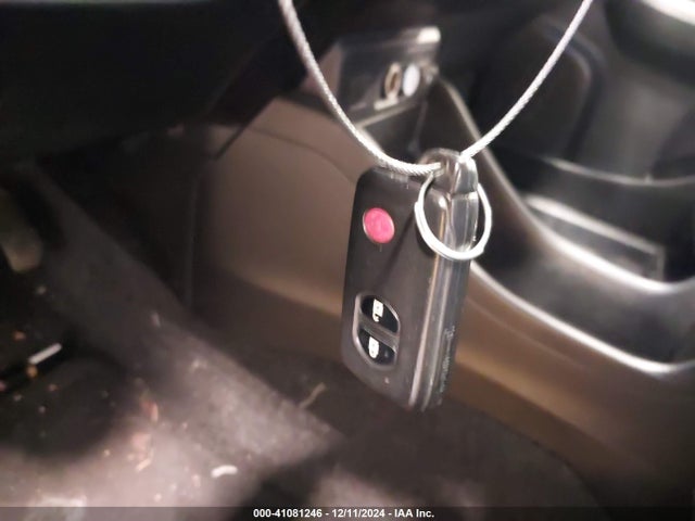 Toyota Prius V Two 2015 JTDZN3EUXFJ035735 Image 11