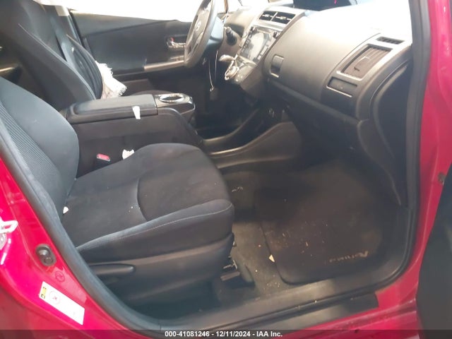 Toyota Prius V Two 2015 JTDZN3EUXFJ035735 Image 5