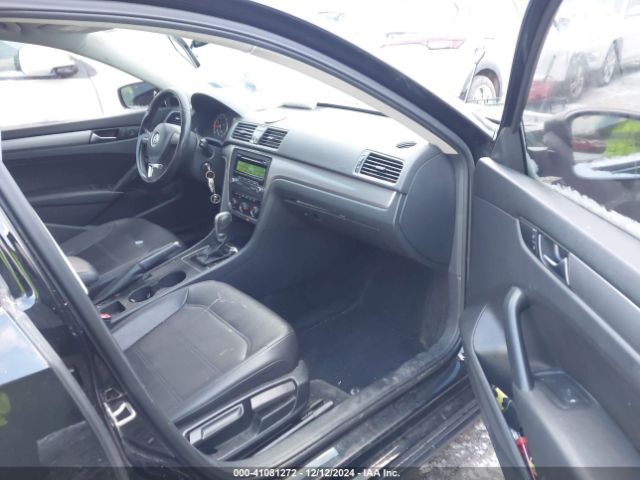 1VWAT7A39FC050638 Volkswagen Passat 1.8t Wolfsburg Edition