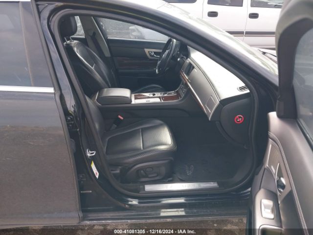 2011 JAGUAR XF SAJWA0GB4BLR81967 Photo 4