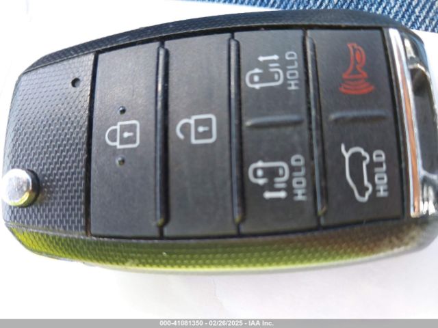 KNDMB5C10M6673807 KIA SEDONA LX