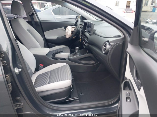 KM8K22AB1NU878384 Hyundai Kona Se
