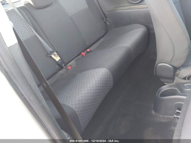 VNKJTUD38FA016156 Toyota YARIS LE