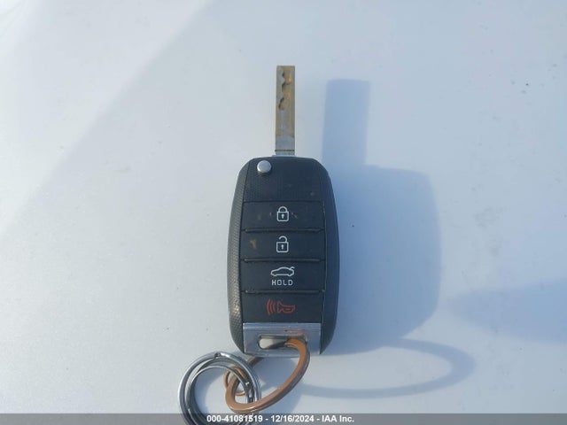 KIA Optima Lx 2017 5XXGT4L32HG172771 Image 11