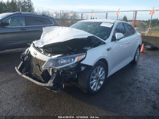 KIA Optima Lx 2017 5XXGT4L32HG172771 Image 2