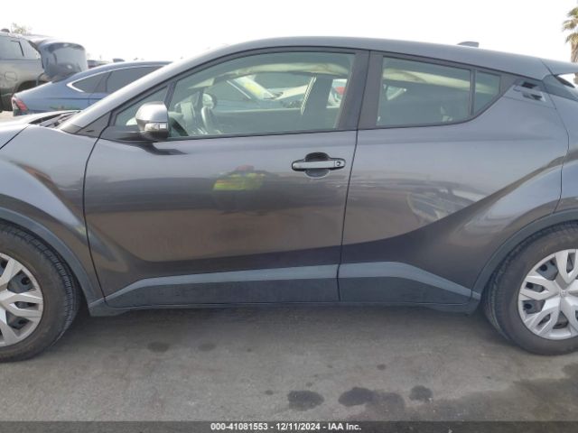 JTNKHMBX4K1040089 Toyota C-HR LE