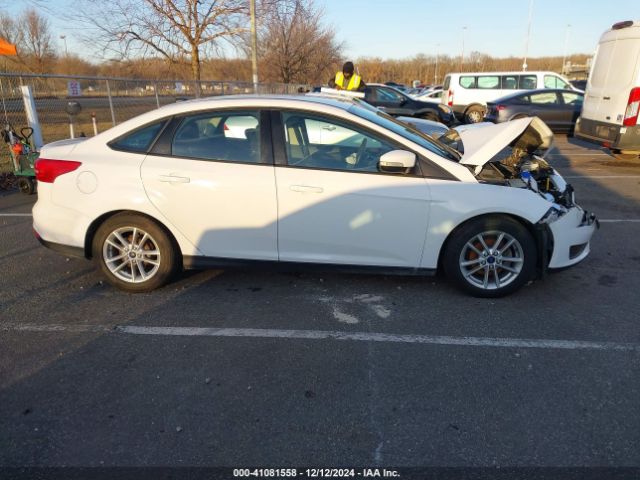 1FADP3F22FL353327 Ford FOCUS SE