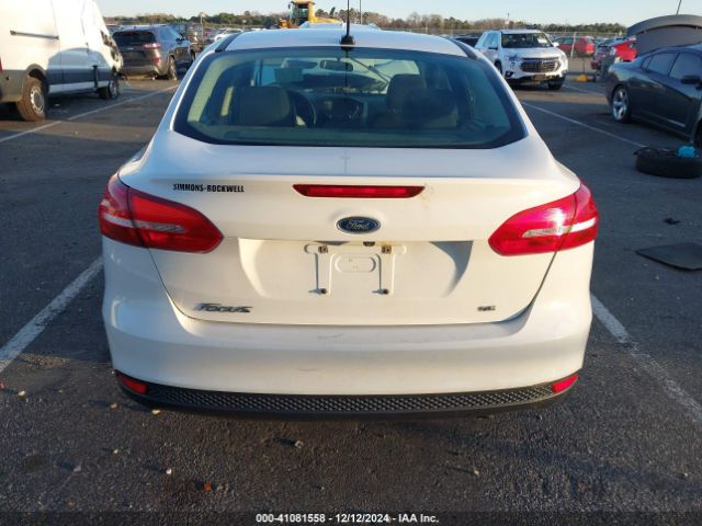 1FADP3F22FL353327 Ford FOCUS SE